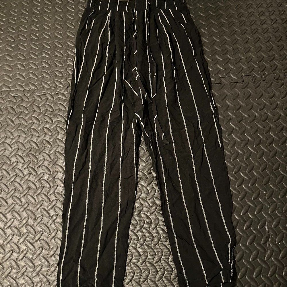 pretty little thing pin stripe trouser pants size 2
